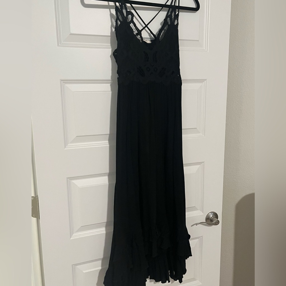 LA MIEL Black Lace Maxi Dress